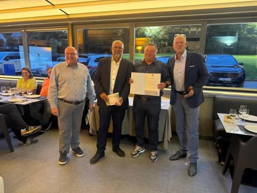PHOTO-2025-10-11-19-17-0221