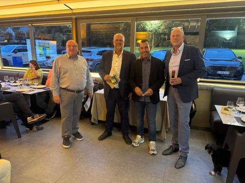 PHOTO-2025-10-11-19-17-0277